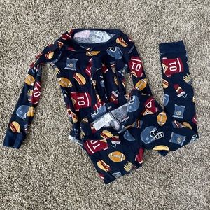 Boys size 6 pajamas Carters